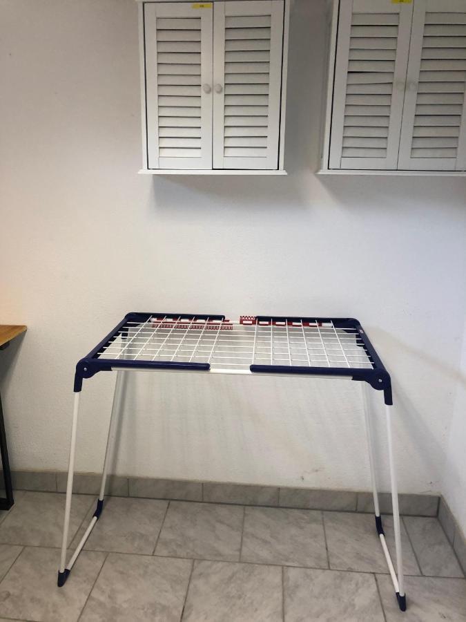 Moderne Helle 2,5 Zimmer Wohnung Mit Grossem Bad Und Kueche In Trossingen Exterior foto