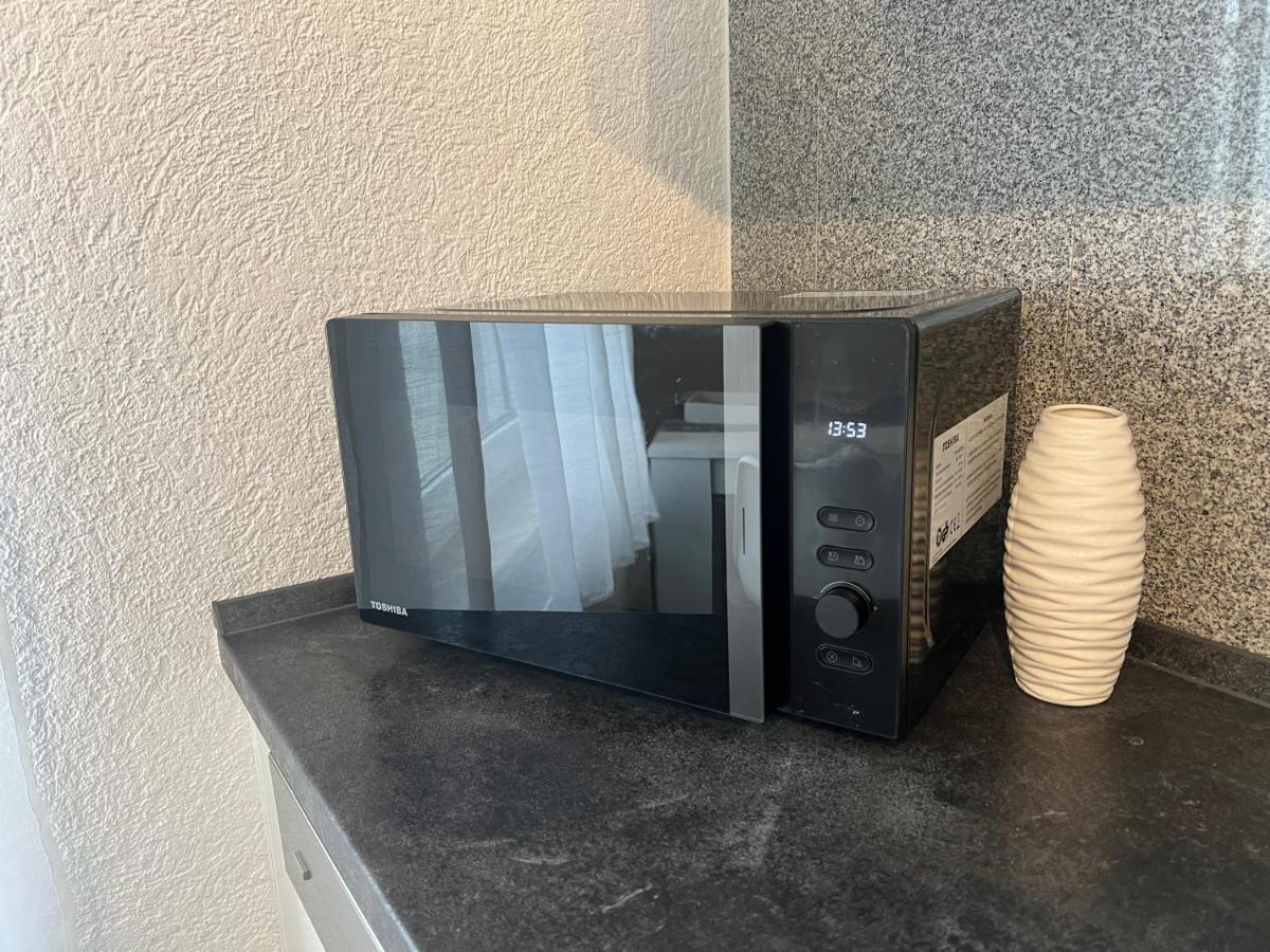Moderne Helle 2,5 Zimmer Wohnung Mit Grossem Bad Und Kueche In Trossingen Exterior foto