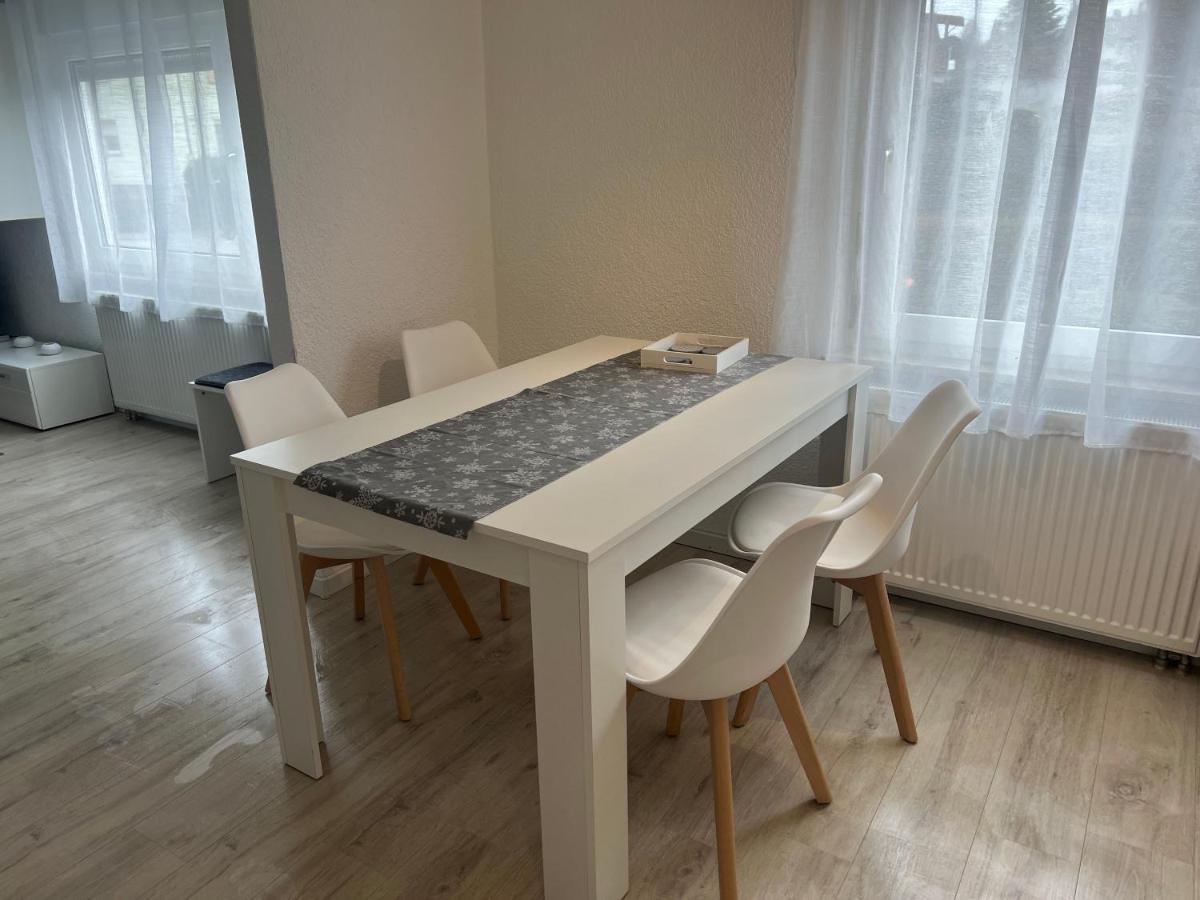 Moderne Helle 2,5 Zimmer Wohnung Mit Grossem Bad Und Kueche In Trossingen Exterior foto