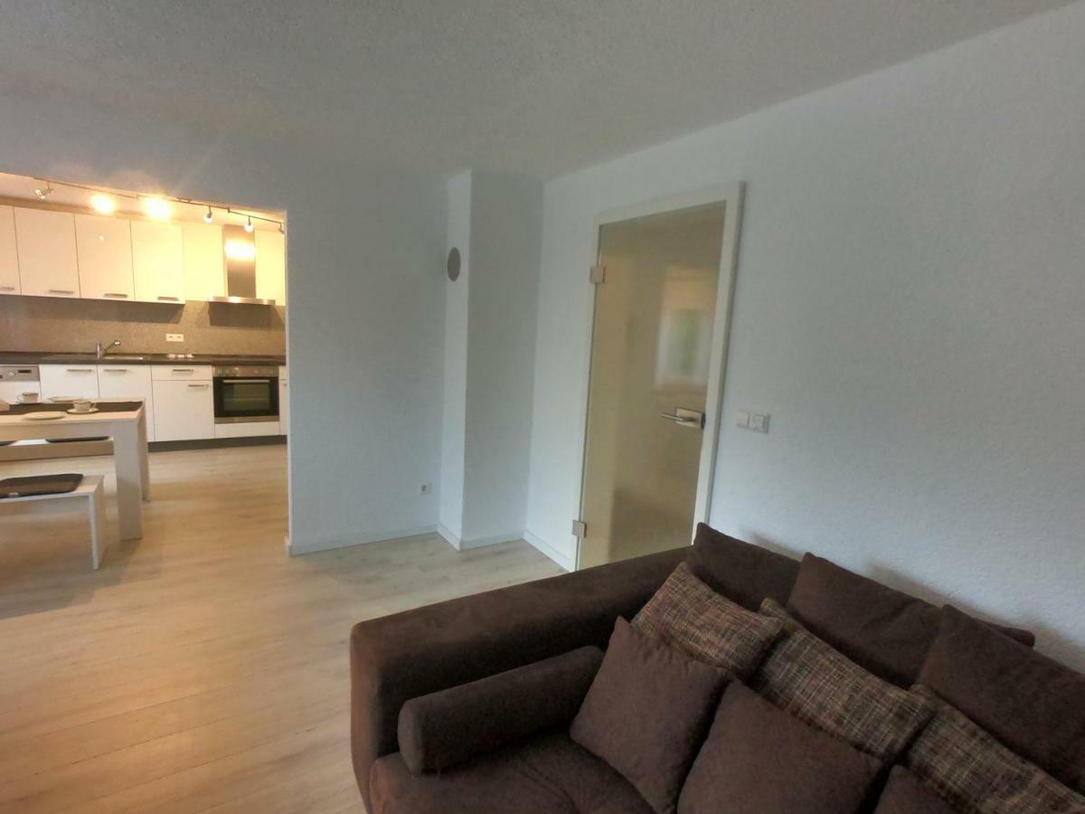 Moderne Helle 2,5 Zimmer Wohnung Mit Grossem Bad Und Kueche In Trossingen Exterior foto