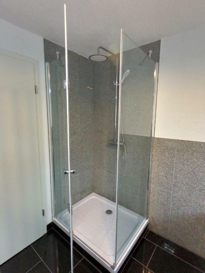 Moderne Helle 2,5 Zimmer Wohnung Mit Grossem Bad Und Kueche In Trossingen Exterior foto